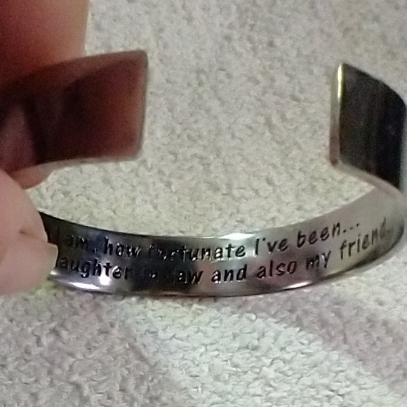 Silvertone cuff bracelet daughter in law - Picture 1 of 7